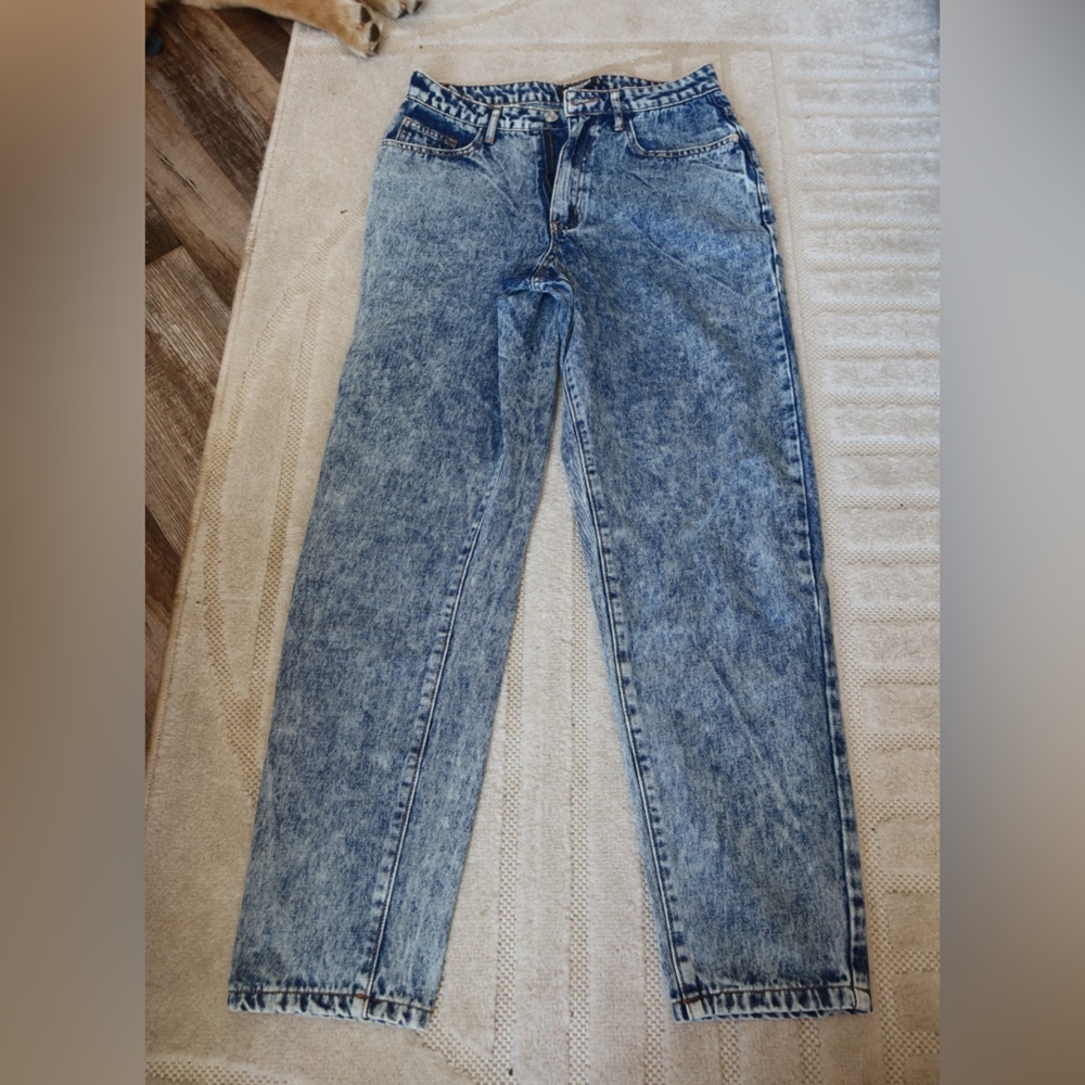 Missguided Light Blue Acid-Wash High Rise Jeans